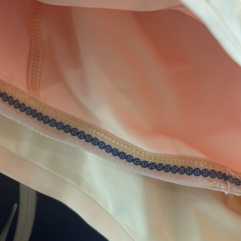 Lululemon - Picture 3 of 4